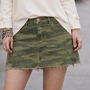 Lucky Brand Old Favorite Military Camo Raw Hem Mini Skirt, Size 4/27